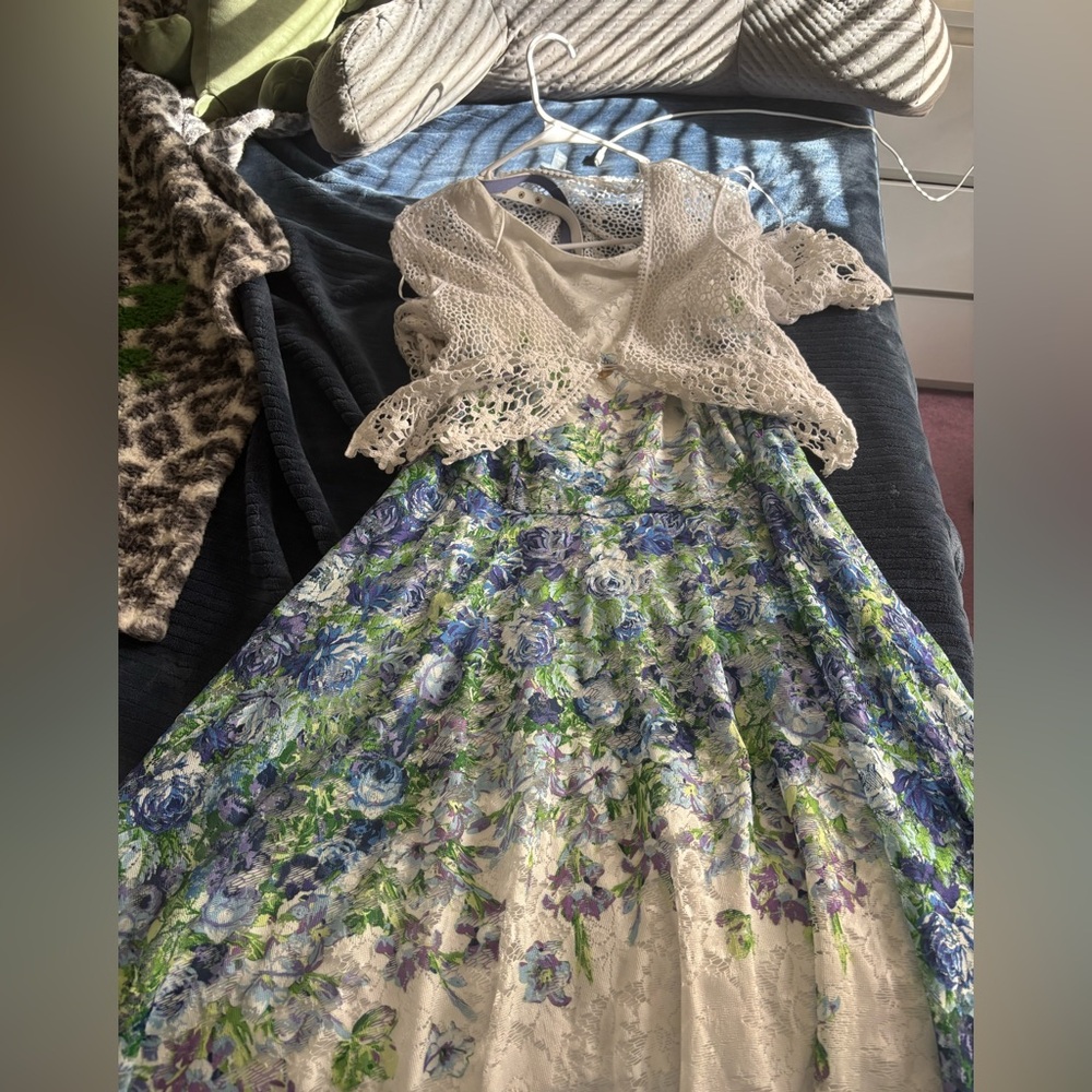 Floral lace bridal party dress and shawl